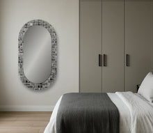 Load image into Gallery viewer, Large Oval 24&quot; Skeewbacker with Mirror
