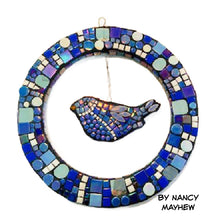 Load image into Gallery viewer, 12" Spinner Circle with 6" Bird Mosaic Backer &amp; Hanger
